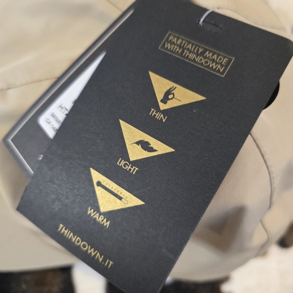 Tilley Men’s Light Beige Performance Cap - Picture 5 of 8